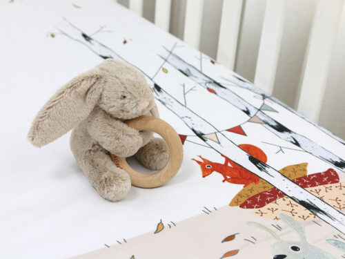 zestaw prezentowy dla niemowlaka prześcieradło 60x120 cm i gryzak króliczek JellyCat