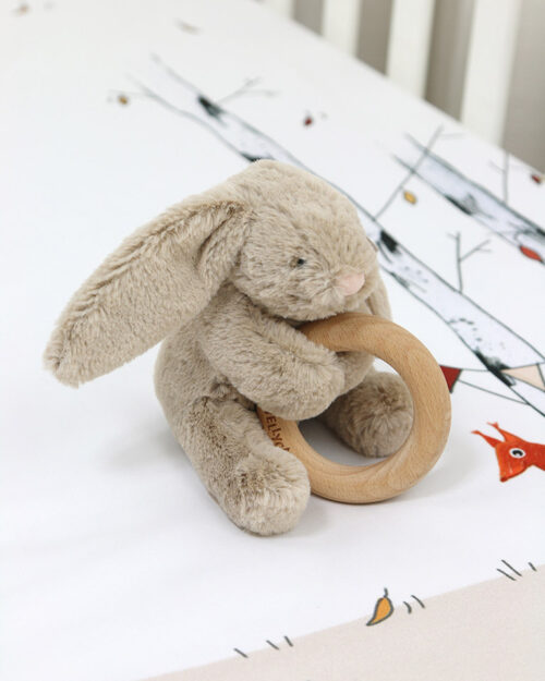 zestaw prezentowy dla niemowlaka prześcieradło 60x120 cm i gryzak króliczek JellyCat