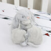oryginalny prezent dla noworodka: JellyCat króliczek przytulanka ze szmatką