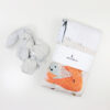 oryginalny prezent dla noworodka: prześcieradło 600x120 cm i przytulanka króliczek JellyCat